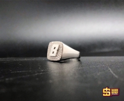 Nhẫn Chữ Cái Mặt Vuông